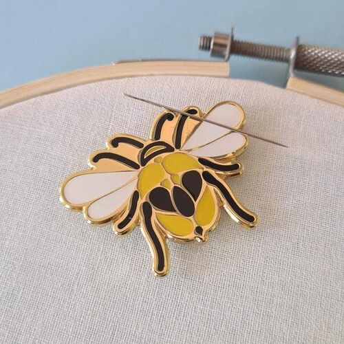 Paraffle Magnetic Bee Needle Minder