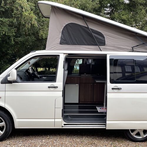 59reg VW Transporter T5 TDi 130 Camper Van 4 Berth White PRO Conversion!