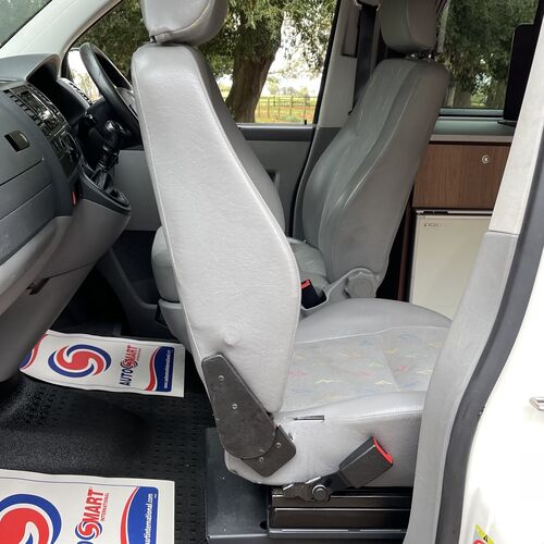 59reg VW Transporter T5 TDi 130 Camper Van 4 Berth White PRO Conversion!