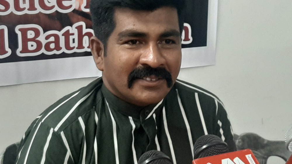 நீக்கப்பட்ட தவிசாளர் சாகுல் கமீது முகம்மது முஜாஹிர் மீண்டும் பொறுப்புக்களை ஏற்கின்றார்