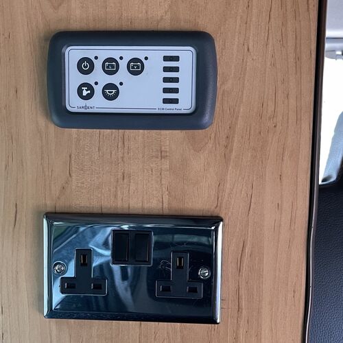 2004 (54)reg Mazda Bongo Camper Van 4 Berth 2.0 Petrol Auto Pro Conversion