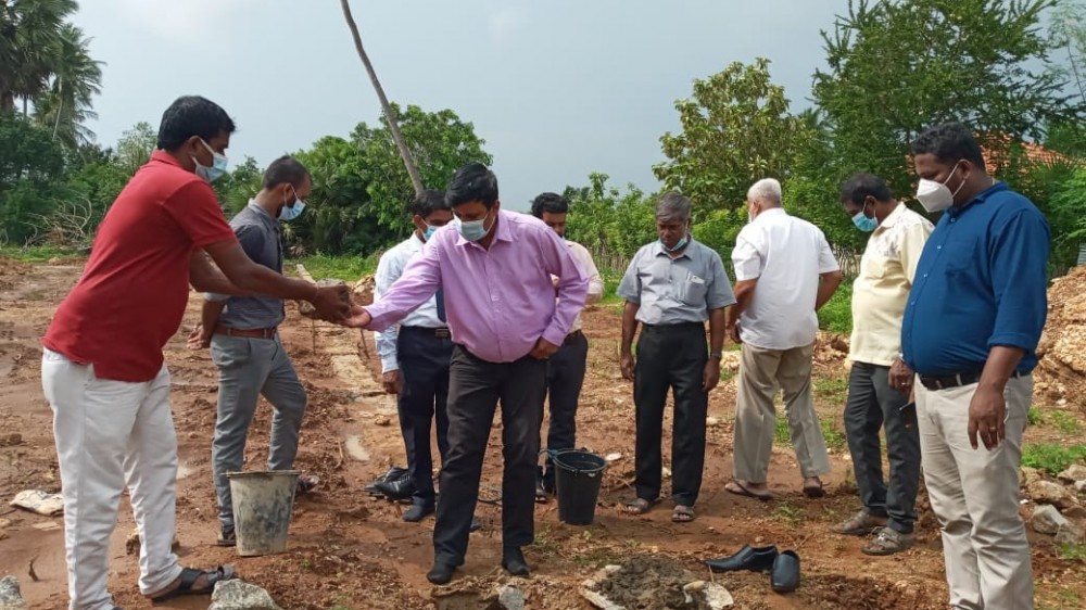 மைதான அபிவிருத்தி நிகழ்வில்100 பாடசாலைகளுக்குள்  தெல்லிப்பழை மகாஜன கல்லூரியும்