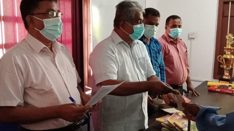 பயனாளிகளுக்கு விதை