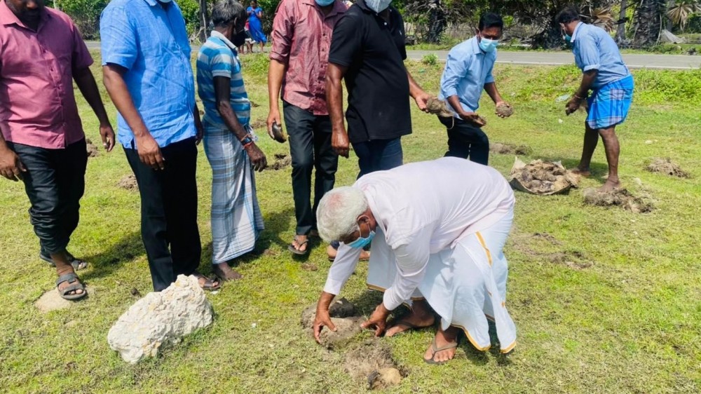 “எமது நிலம். எமது மரங்கள்”