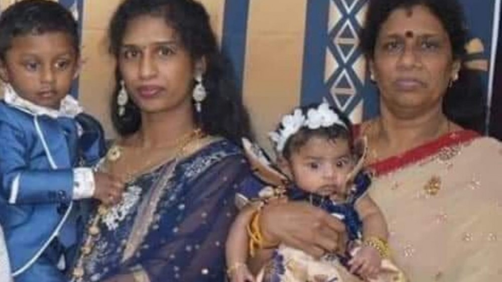 தீப்பற்றிய வீட்டிலிருந்து மீட்கப்பட்ட தாய், குழந்தைகள், பெண் மரணம்!