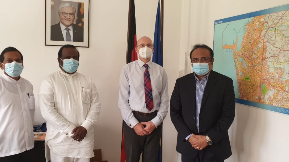 ஜேர்மனியத் தூதுவருடன்  பேச்சு நடத்திய ரெலோ