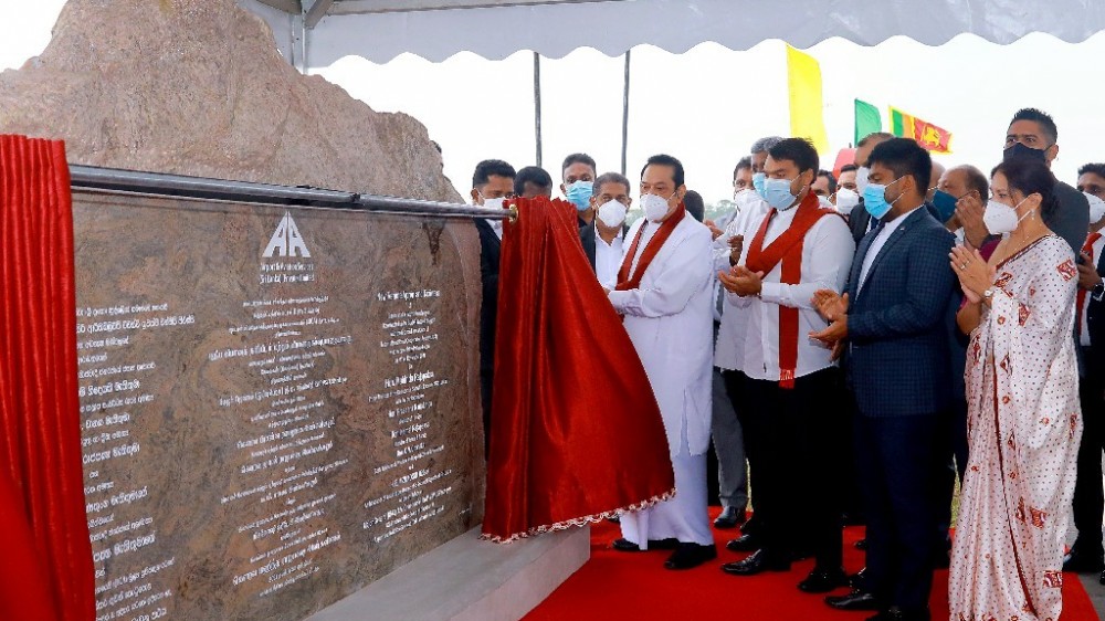 நல்லாட்சி அரசாங்கம் அன்று முடிந்தளவு கடன் பெற்றாலும் அதனூடாக செய்தது ஒன்றும் இல்லை - பிரதமர் மஹிந்த ராஜபக்ஷ