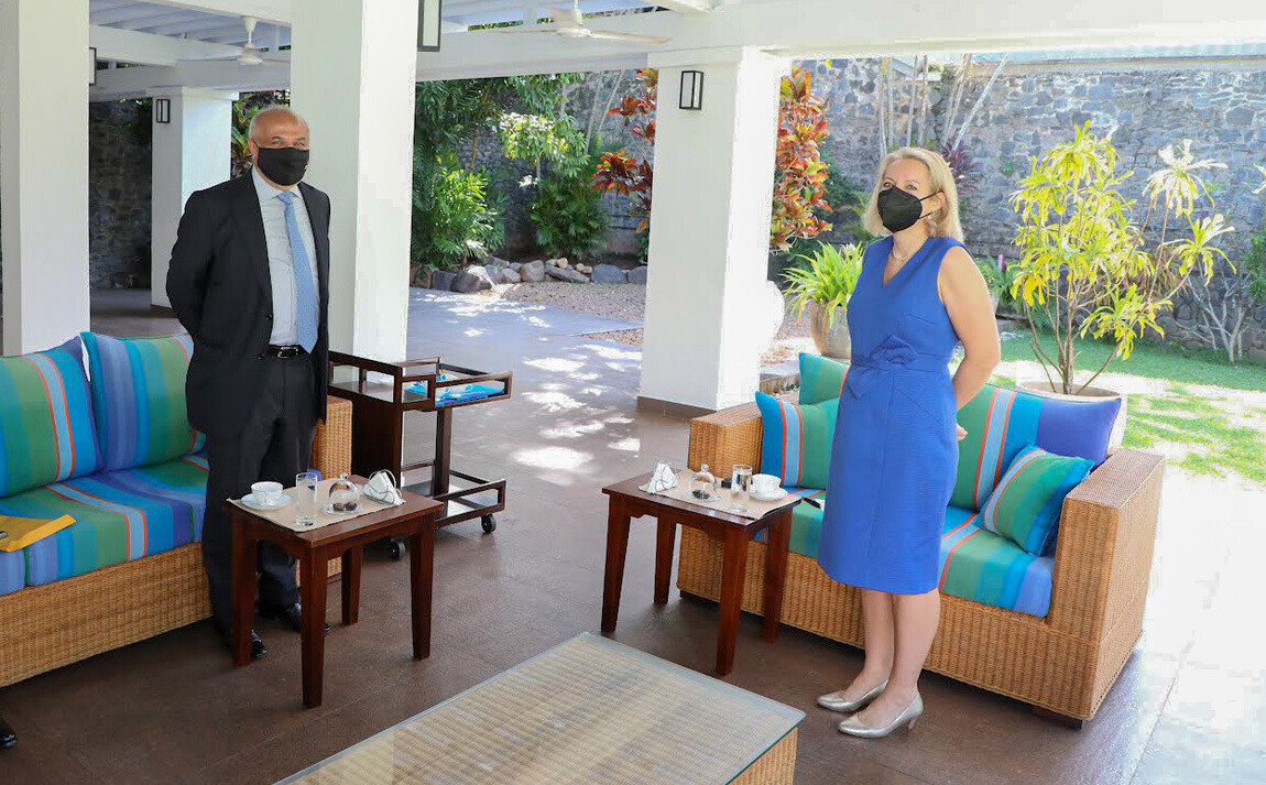 SLMC Leader Rauff Hakeem meets British High Commissoner