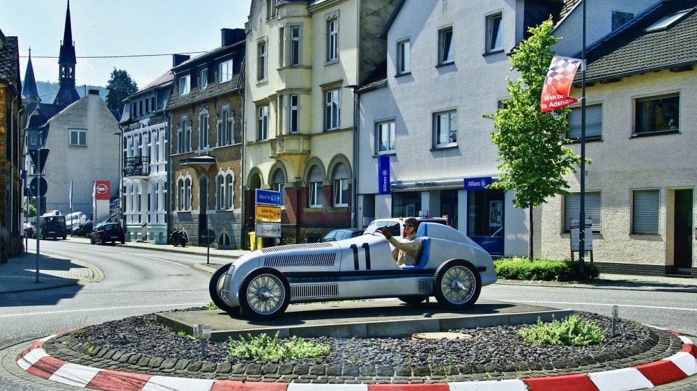 சுற்றுவட்டப்பாதை உடனடியாக அமைக்கும் படி உத்தரவு - பிரதமர்