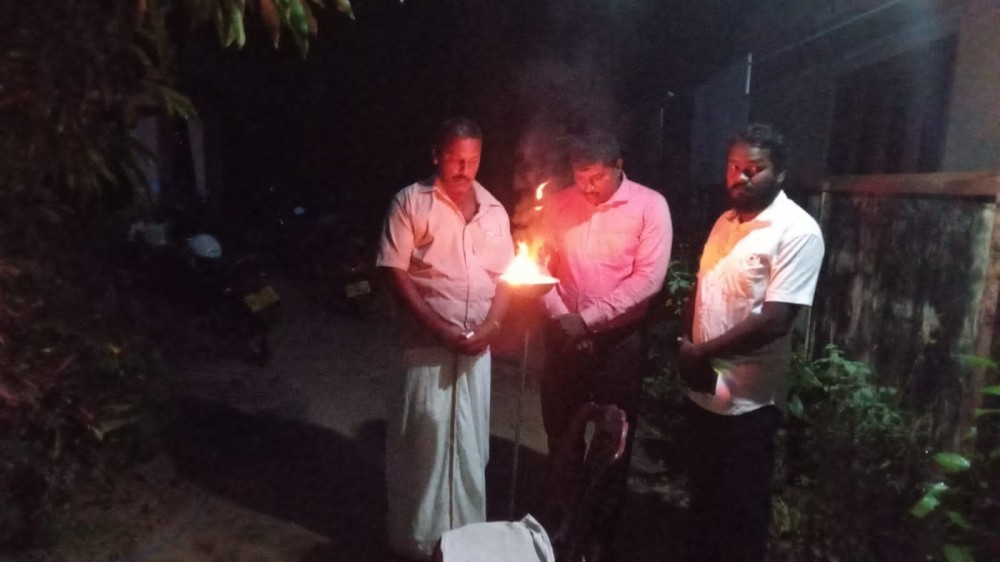 இராணுவ கண்காணிப்புக்கள் மத்தியில் அஞ்சலி