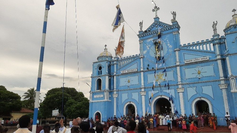 பேசாலை பங்கியின் பெருவிழாவை முன்னிட்டு கொடியேற்றம்.