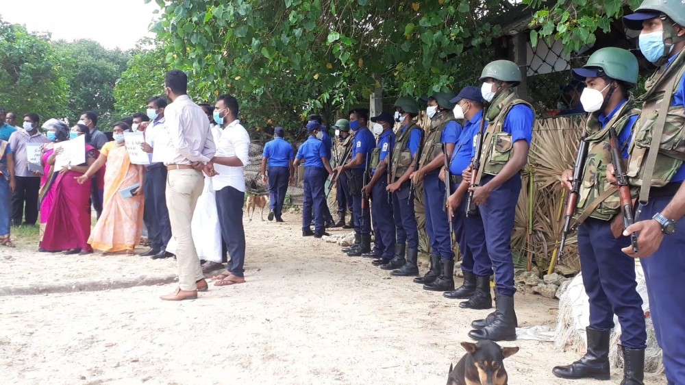 கடற்படையினரின் தேவைக்காக தனியார் காணிகளை சுவீகரிக்கும் முயற்சி தடுக்கப்பட்டது - மாதகல்