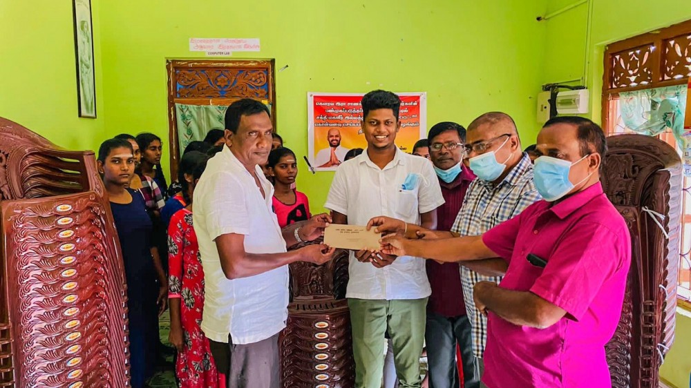 மகளிர் இல்லத்திற்கு தளபாடங்கள்