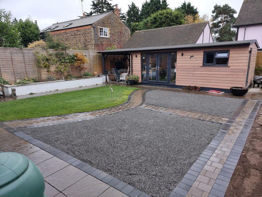 Gallery | Hd Landscaping | Landscape Gardening | Garden Maintenance Leighton Buzzard | Garden Design Bedfordshire