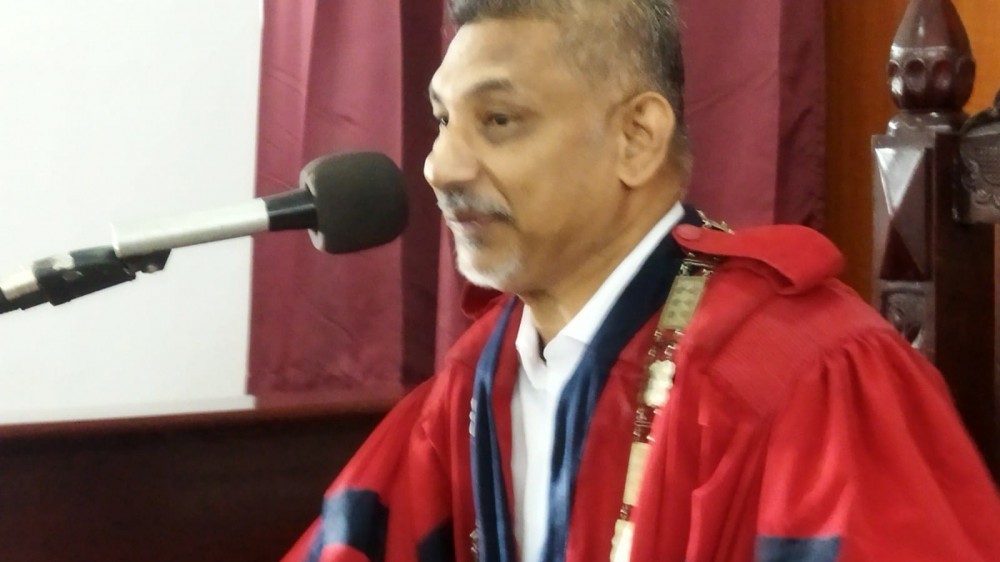 மேலதிக வாக்குகளினால் நிறைவேற்றம்