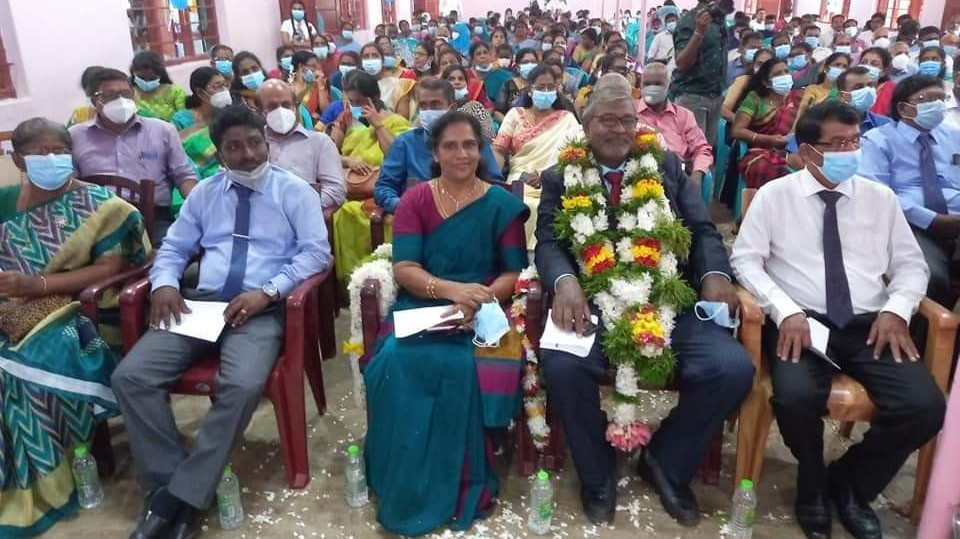 பொறுப்பை ஏற்க வேண்டும்.