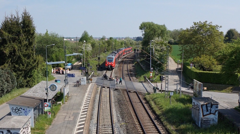 புகையிரம் மோதியும் தப்பியவர்