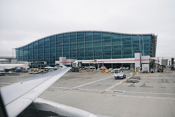 Hiring Minibus for Gatwick Airport