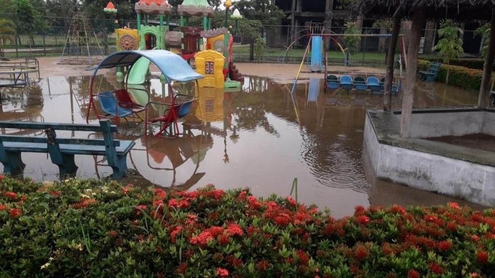 தொடரும் பெருமழையும், எகிறும் விலைவாசியும், உதவிக்கரம் யார் கொடுப்பார்?