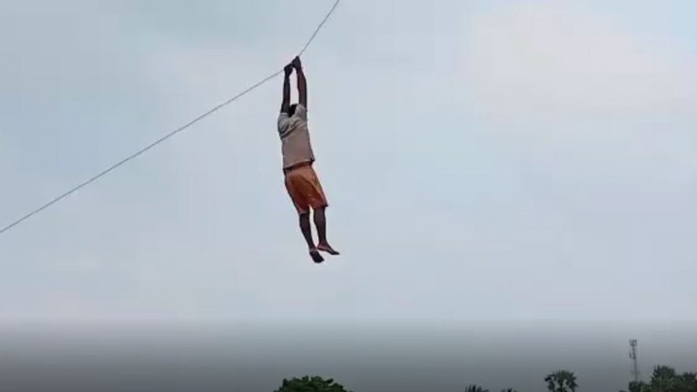 பட்டம் தூக்கிச் சென்ற குடும்பஸ்தர்