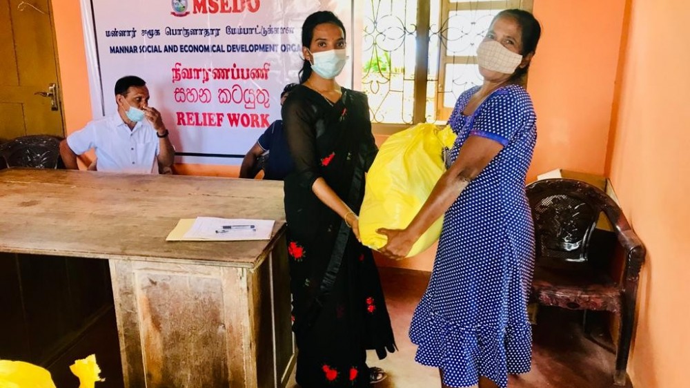 மெசிடோ நிறுவனம் உலர் உணவு பொதிகளை உவந்தளித்தது