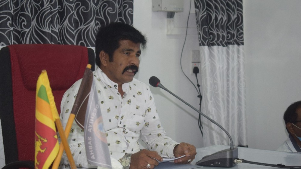 மன்னார் பிரதேச சபையின் 2022 ஆம் ஆண்டுக்கான வரவு செலவு ஒரு மேலதிக வாக்குகளால் தோற்கடிக்கப்பட்டது.