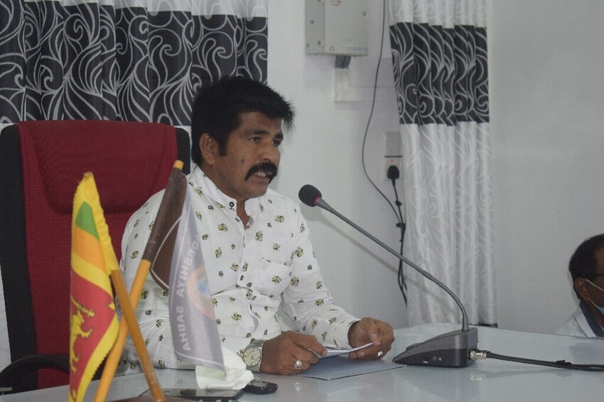 மன்னார் பிரதேச சபையின் 2022 ஆம் ஆண்டுக்கான வரவு செலவு ஒரு மேலதிக வாக்குகளால் தோற்கடிக்கப்பட்டது.