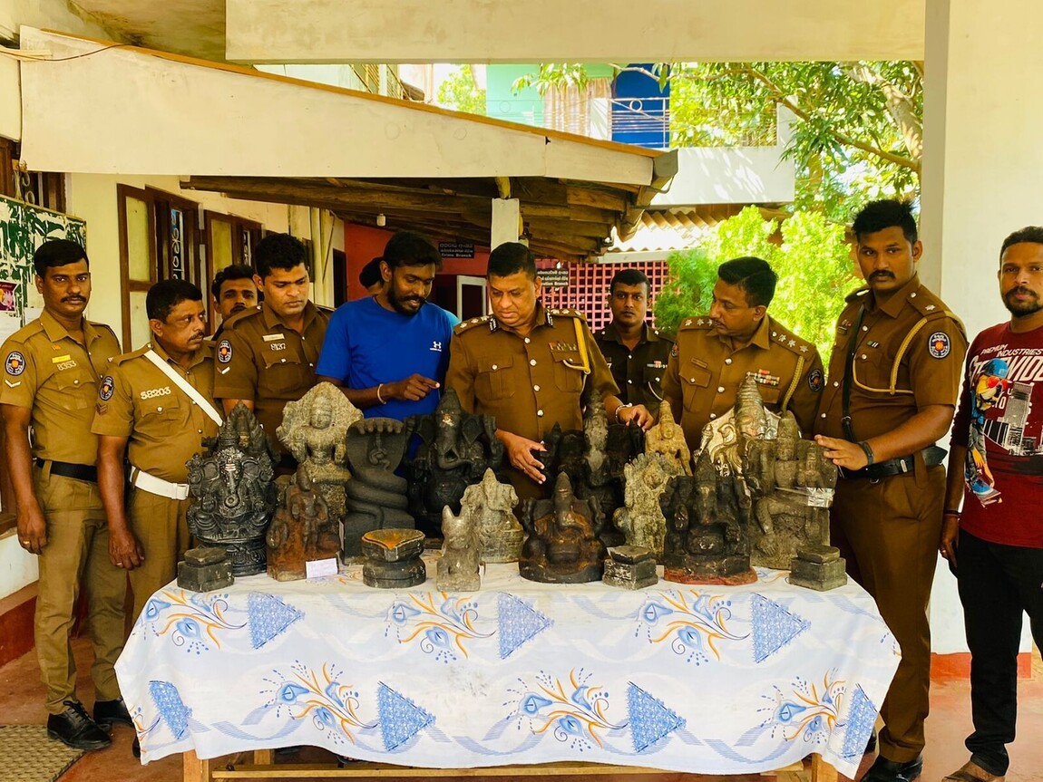 இவ்வுலகில் விளக்க மறியல், முறுவுலகில்....?