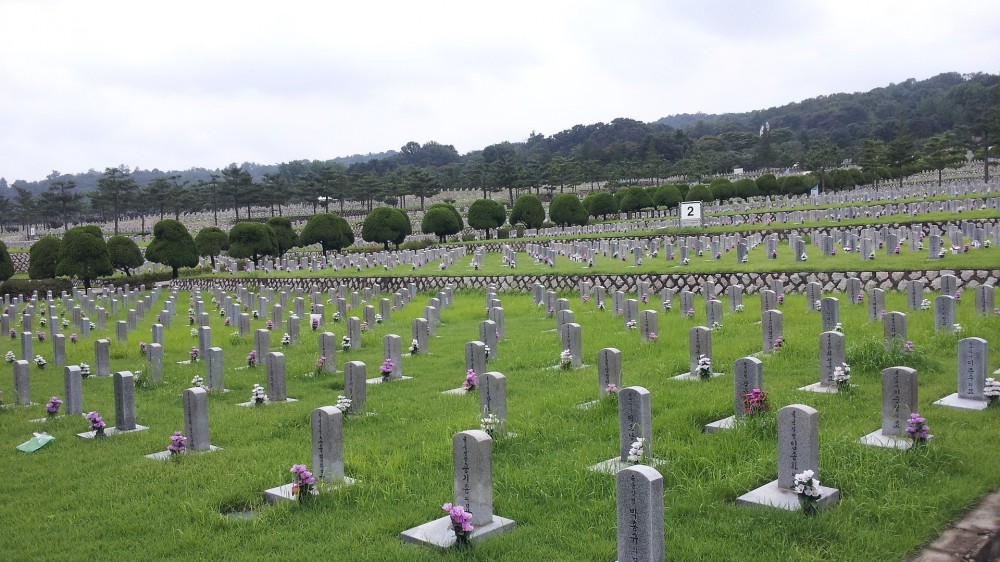 நிதி உதவியின்றித் தவிக்கும் சதுக்கம்