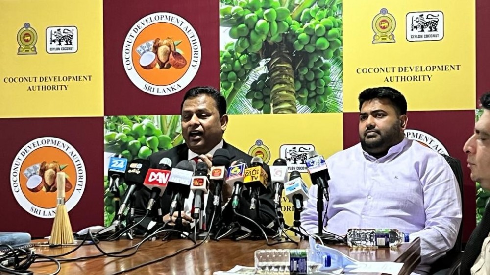 யுத்தத்தால் வீழ்ந்து போன எம் தேசத்தைக் கட்டியெழுப்ப தென்னைப் பயிர் கைகொடுக்கும் - அங்கஜன் இராமநாதன்