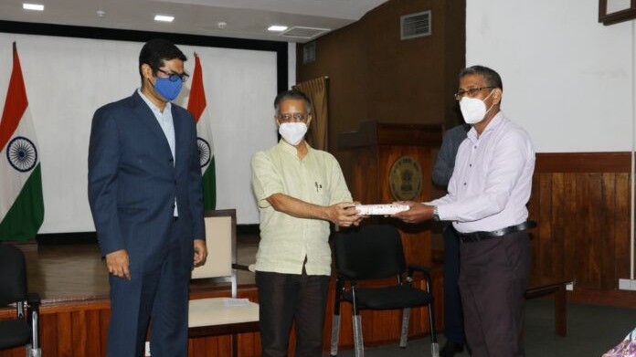 இந்திய உயர் ஸ்தானிகராலயத்தின் இலங்கை பணியாளர்கள் கௌரவிப்பு