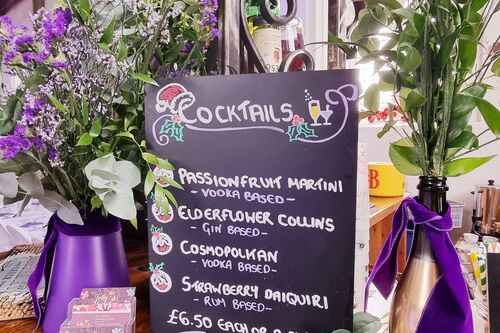 Gallery | Jolly Hucksters Mobile Bar Company | mobile bar Hertfordshire/mobile bar Buckinghamshire/mobile bar Hertfordshire/Wedding bar Buckinghamshire | wedding bar Hertfordshire | Real ale events bar /corporate events Hertfordshire/party bars Buckinghamshire/charity event bars