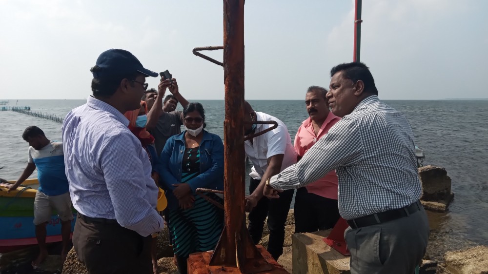 பாசையூர் குடாக்கடலில் 30 அடி உயரத்தில் வெளிச்ச வீடு – ஐந்துமாடி குடியிருப்பில் இடிதாங்கி