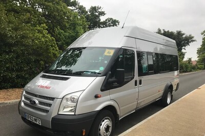 Why you should hire Cheap Minibus for New Year Parties?
