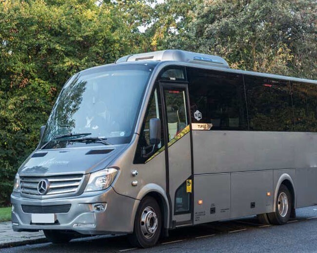 Why you should hire Cheap Minibus for New Year Parties?