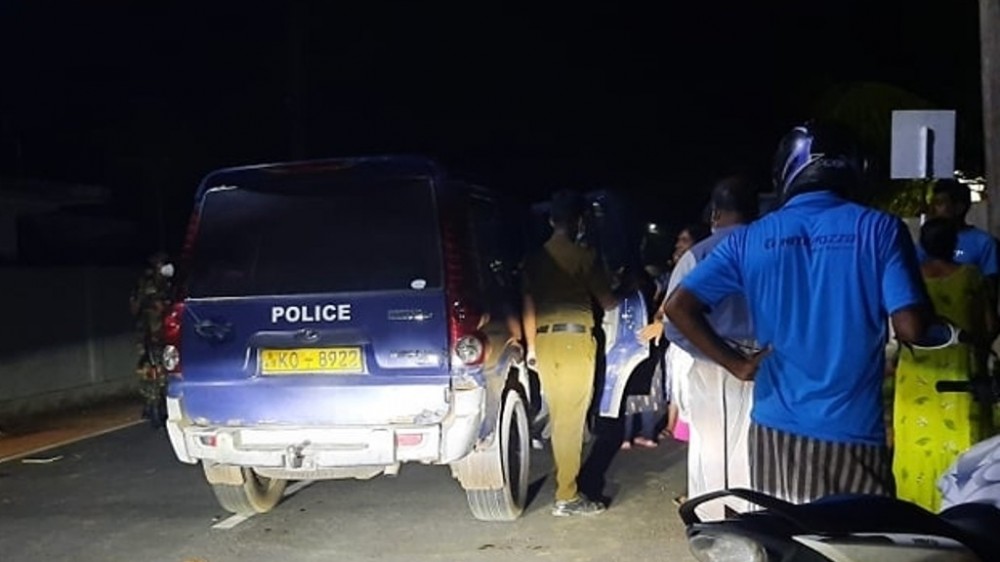 கள்வர்கள் அயலவரால் மடக்கிப் பிடிக்கப்பட்டார்கள்