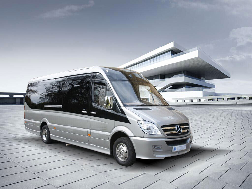 How to Find Minibus hire Gatwick Airport