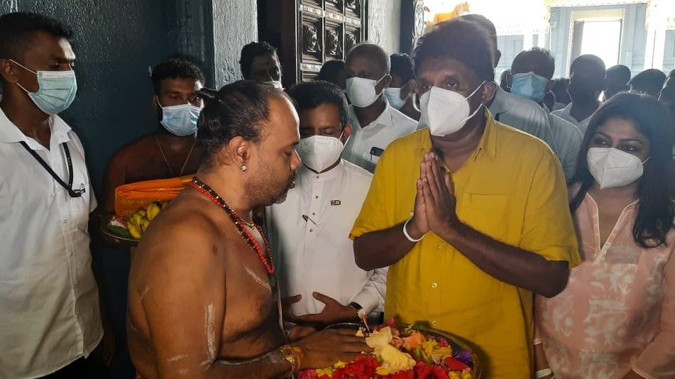 யாழ்ப்பாணத்துக்கு வருகை தந்த  சஜித் பிரேமதாஸ