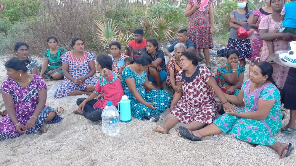 கரை ஒதுங்கிய மீனவர் சடலம்