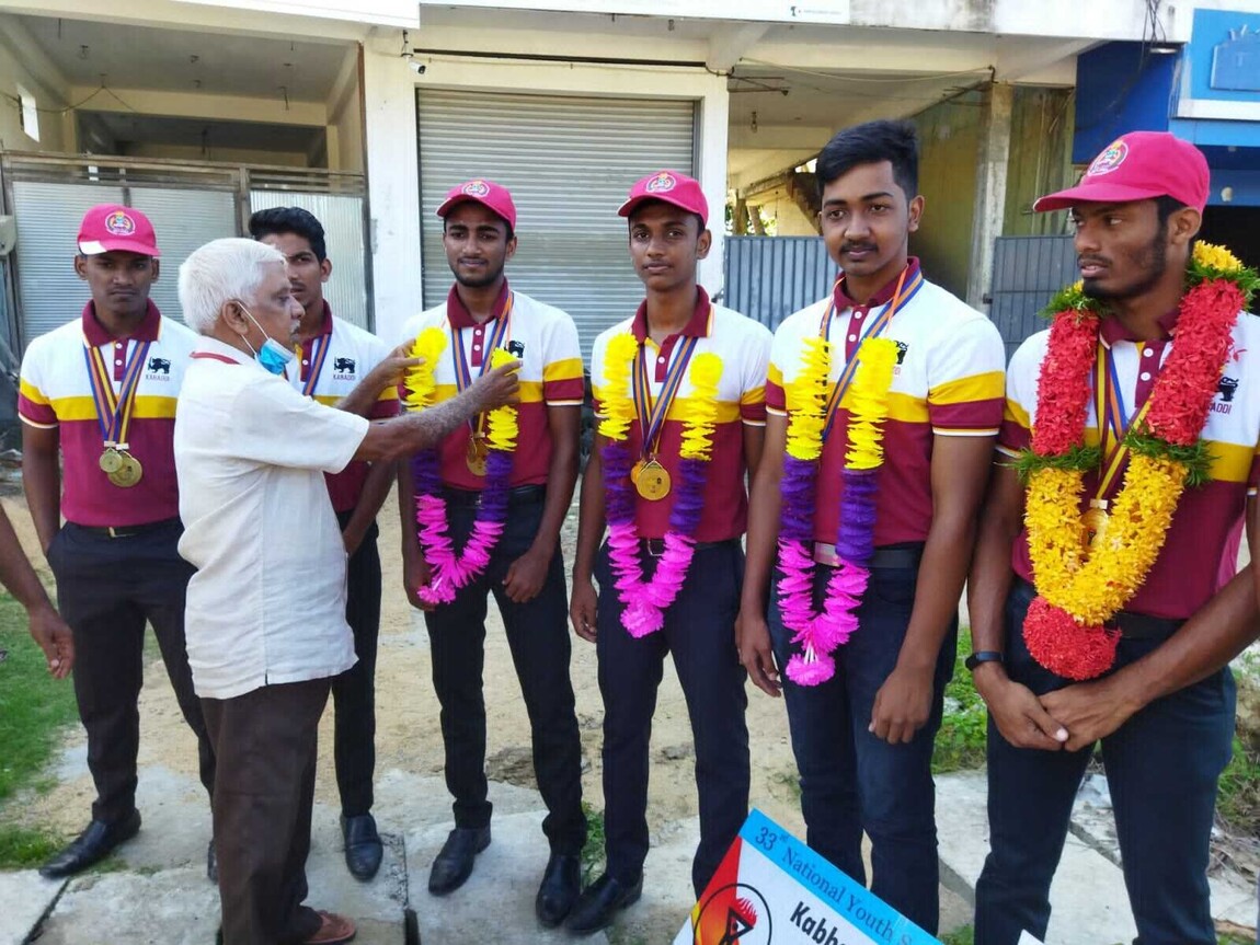 தேசிய மட்ட சம்பியனான நிந்தவூர் அல் மதீனா விளையாட்டுக் கழக கபடி அணியினருக்கு நிந்தவூரில் மாபெரும் வரவேற்பு