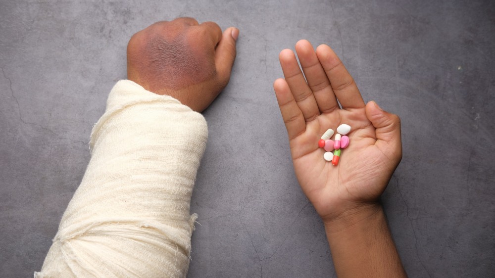 குடும்பப் பிரச்சனையில் பொலிசாரின் காட்டுமிராண்டித் தாக்குதல்