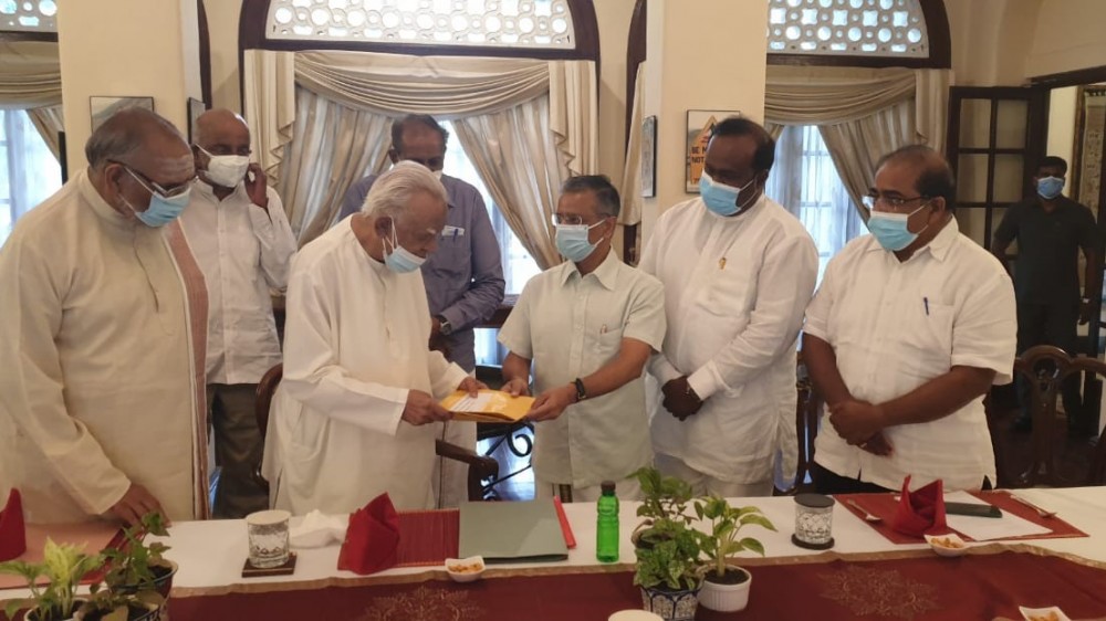 இந்தியத் தூதுவரிடம் கையளிக்கப்பட்ட நடைமுறைப்படுத்த வேண்டிய13ஆவது திருத்தச் சட்டம்