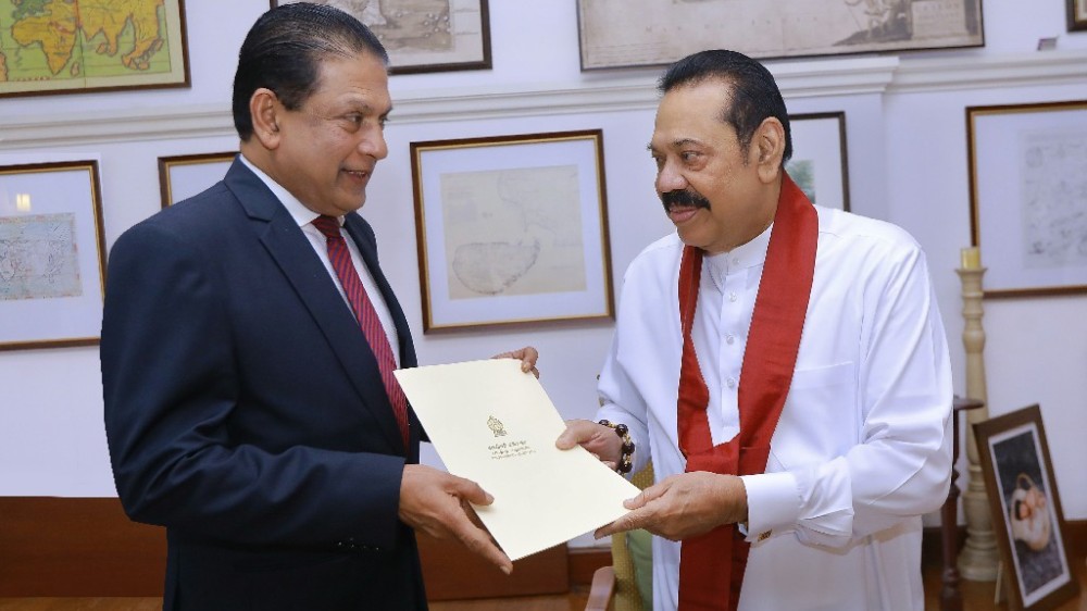 பிரதமரின் புதிய செயலாளர் அனுர திசாநாயக்க நியமனம்