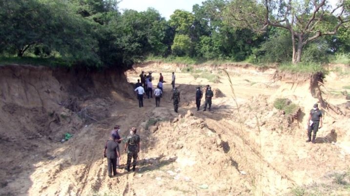 மணல் கொள்ளையைத் தடுக்க ராணுவ காவலரண்