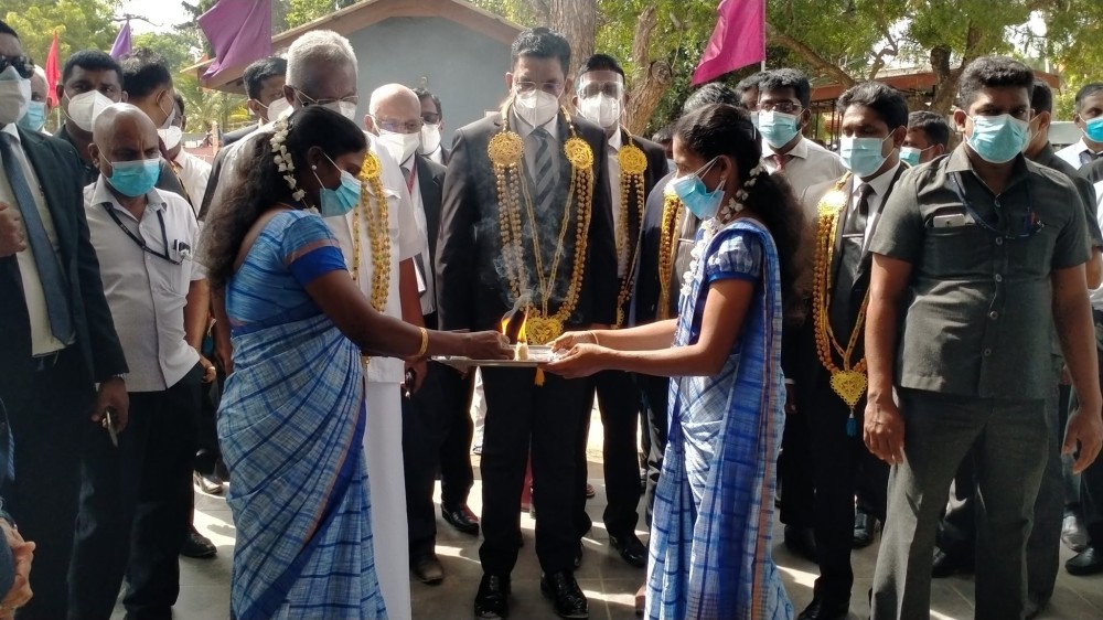 கிளிநொச்சி மாவட்ட நீதிமன்ற கட்டடத் தொகுதி இன்று (27) திறந்து வைக்கப்பட்டது