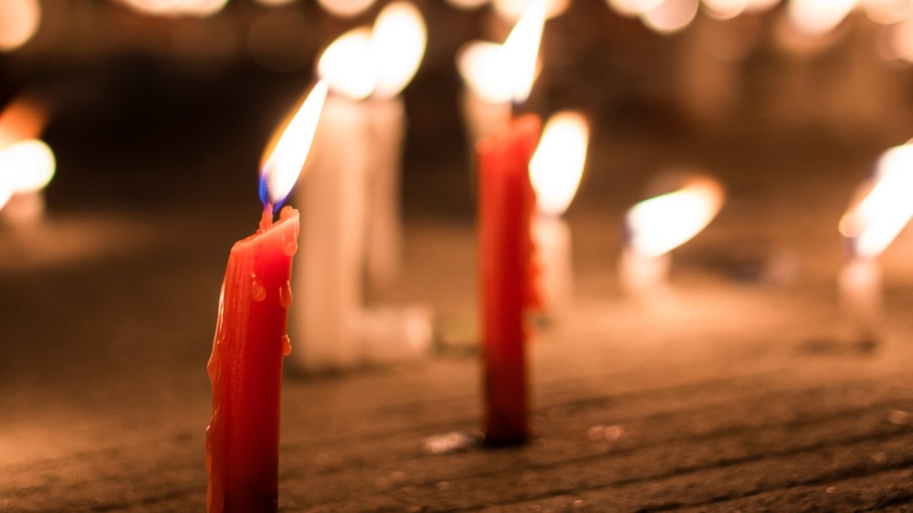 பஸ்ஸின் சில் தலைமீதேறியதில் பரிதாபமாக மரணித்த பெண்