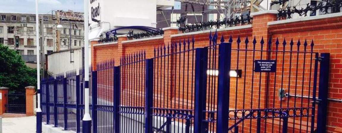 Commercial fencing contractors