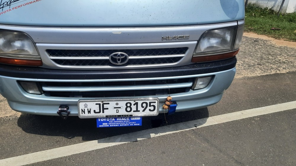 தவராசா சுபேசன் ஊடகவியலாளர் மீது தாக்கிய கும்பல்