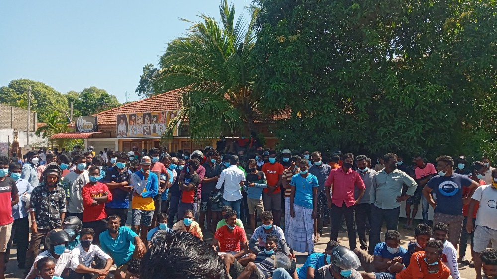 இன்னொரு நாட்டு மீனவர்கள் இங்கு தொழில் செய்யத்தடுக்கும் தடைச்சட்டம் உள்ளது