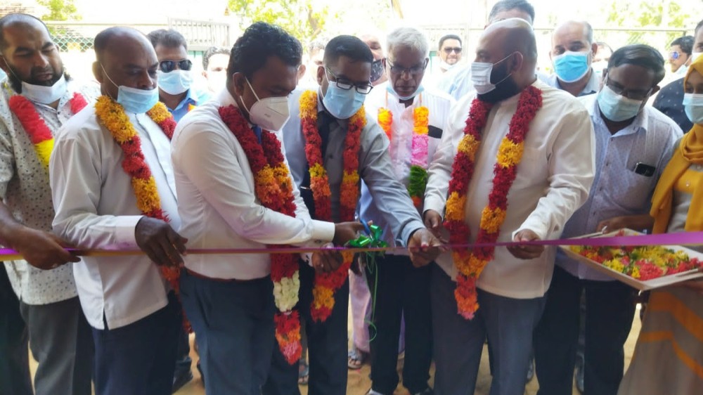 நூலக திறப்பும், எதிர்ப்பும்